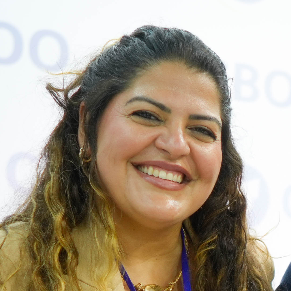 Retrato da autora Natalie Almeida